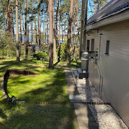 River Bank Vacation Home Jūrkalne エクステリア 写真