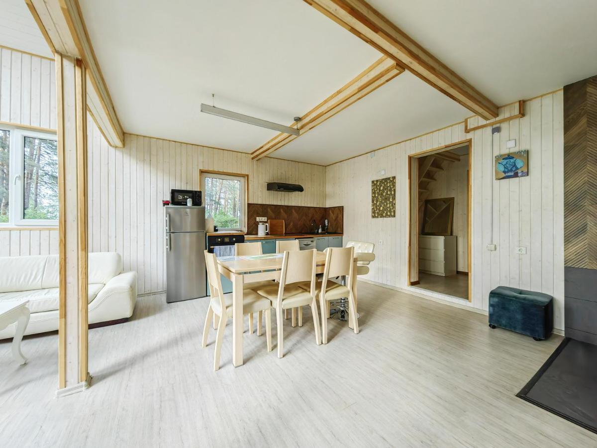 River Bank Vacation Home Jūrkalne エクステリア 写真