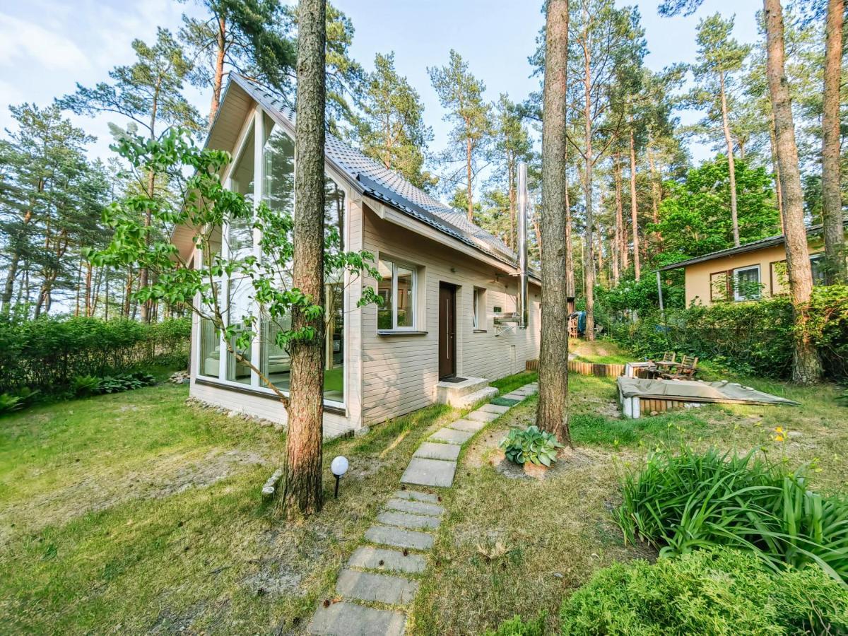 River Bank Vacation Home Jūrkalne エクステリア 写真