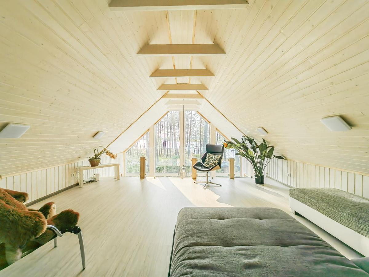 River Bank Vacation Home Jūrkalne エクステリア 写真